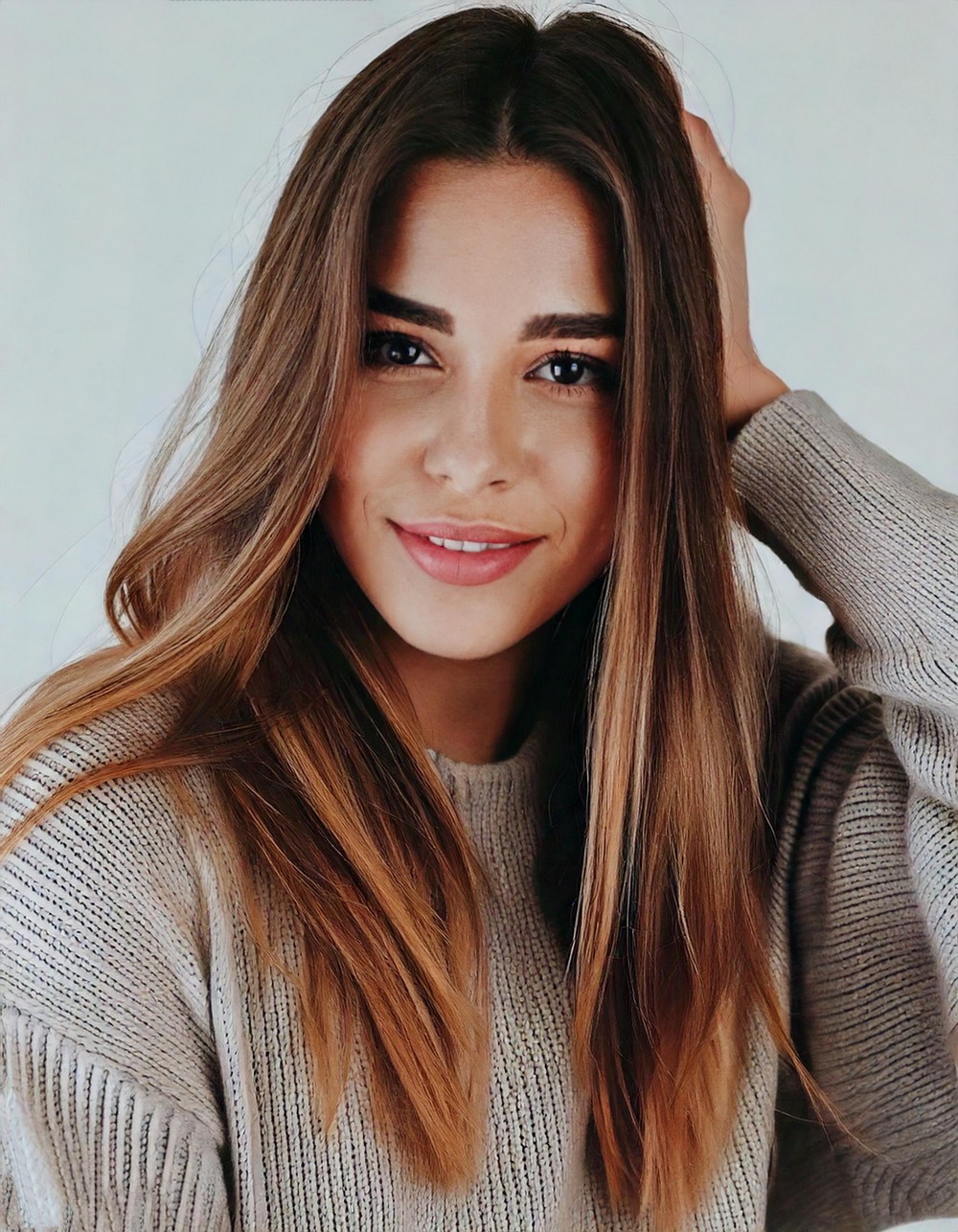 Long Layered Cut with Face-Framing Highlights
