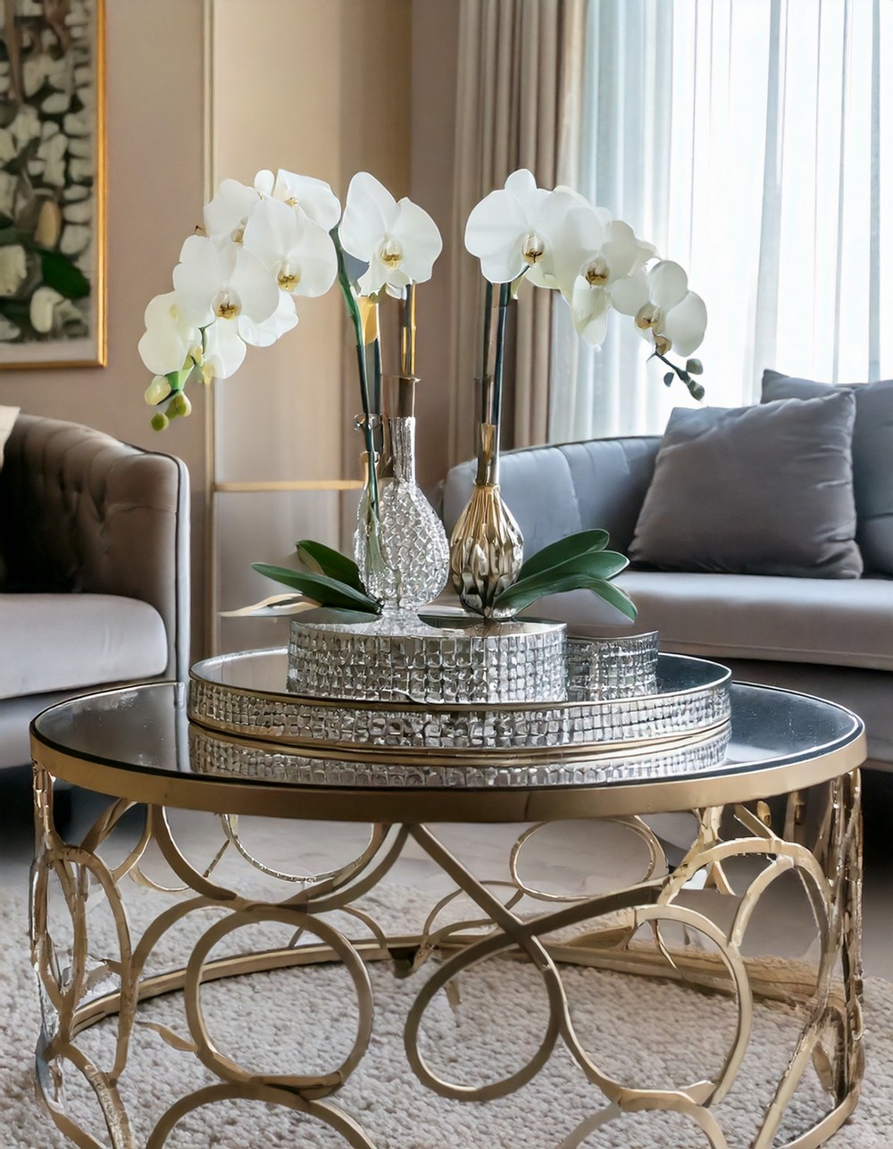 Mirrored Tables for a Glamorous and Elegant Vibe