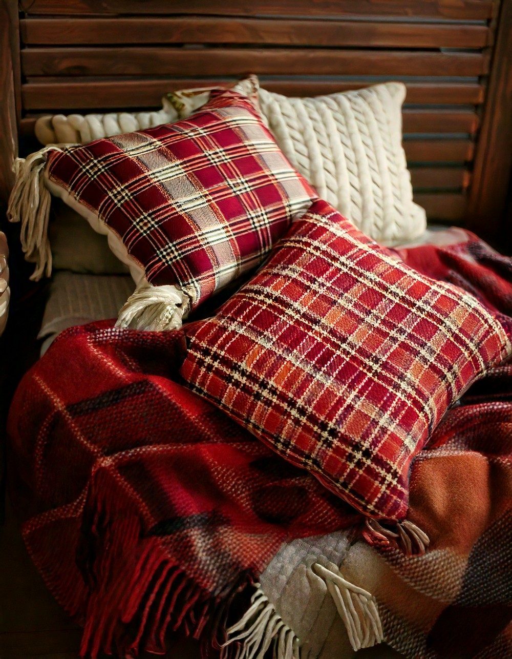 Cozy Plaid Throws And Pillows