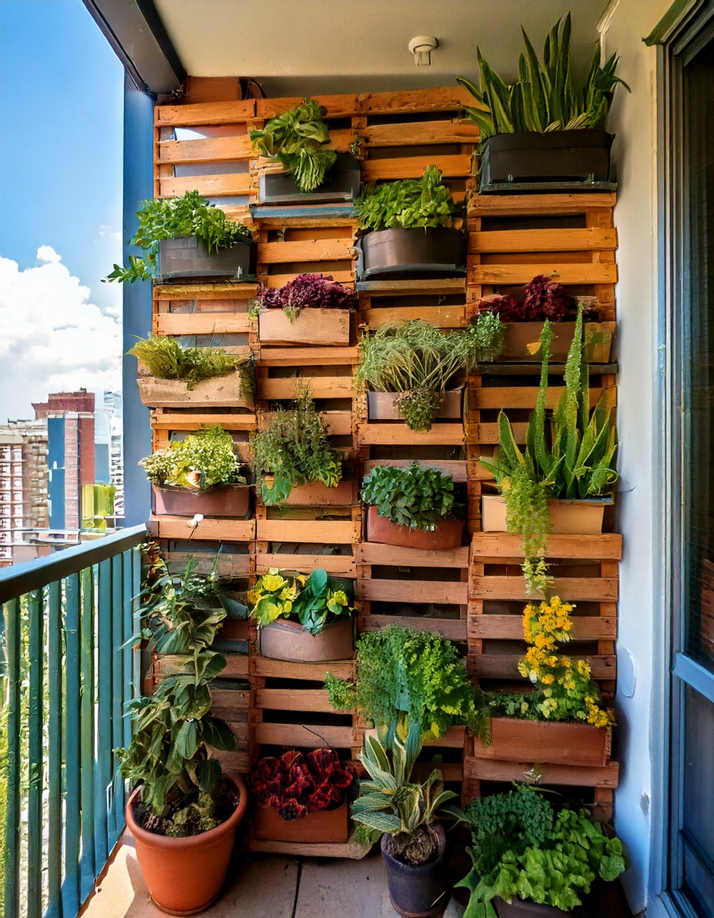 Recycled Pallet Wall Garden