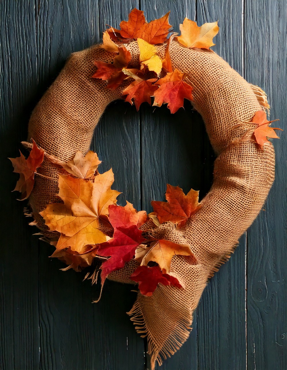 DIY Burlap Fall Wreath with Leaves