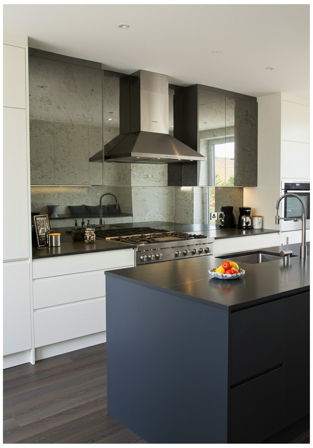 Mirror-Finish Backsplash Statement Wall