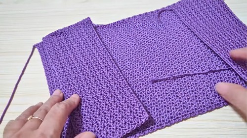 Beautiful Crochet Book Cover Pattern 4