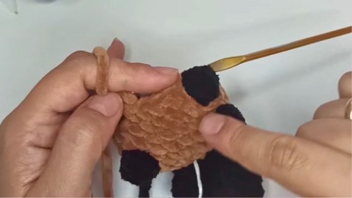 Crochet Beaver Amigurumi Pattern 5