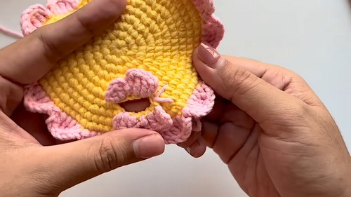 Crochet Flower And Butterfly Pouch Pattern 7