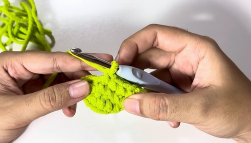 Crochet Frog Wrapped In Blanket Pattern 3