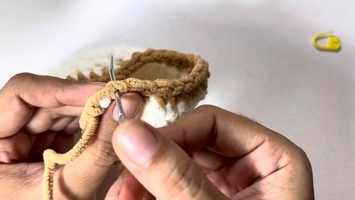 Crochet Frog Wrapped In Blanket Pattern 7