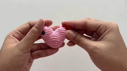 Crochet Heart Chicken Keychain Pattern 8