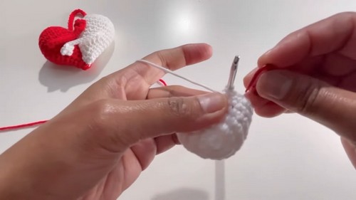Crochet Hugging Hearts Amigurumi Pattern 4