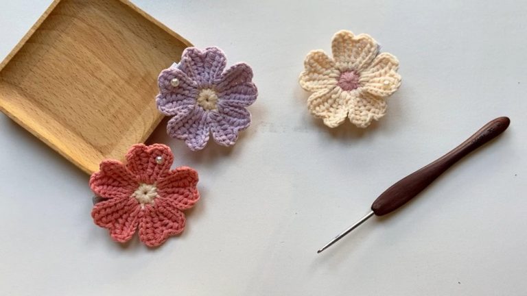 Cute Crochet Flower Hairclip Pattern 8