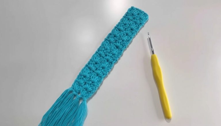 Beginner-Friendly Crochet Lacy Bookmark Pattern That Dazzle