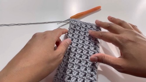 Easy Crochet Net Phone Cover Pattern 6