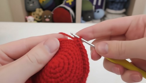 Handmade Crochet Pokeball Pattern 3