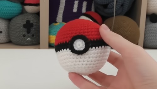 Handmade Crochet Pokeball Pattern 8