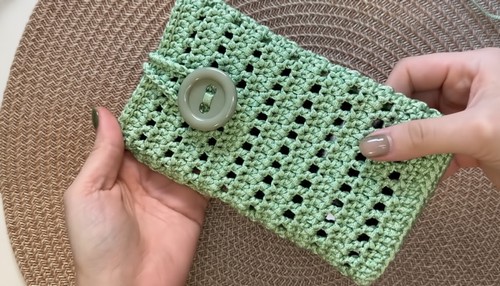 Beautiful Crochet Phone Bag Pattern 6
