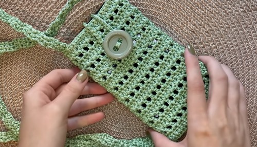 Beautiful Crochet Phone Bag Pattern 8