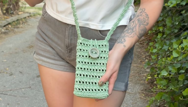 Beautiful Crochet Phone Bag Pattern 9