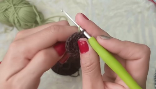 Crochet Avocado Coin Purse Pattern 3