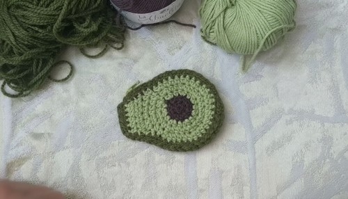 Crochet Avocado Coin Purse Pattern 9