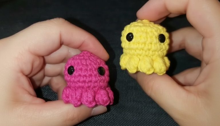 Crochet Octopus Amigurumi Keychain Pattern 11