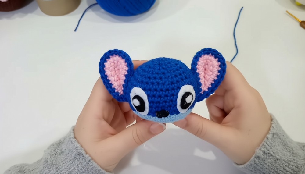 Crochet Stitch Amigurumi Keychain Pattern 8