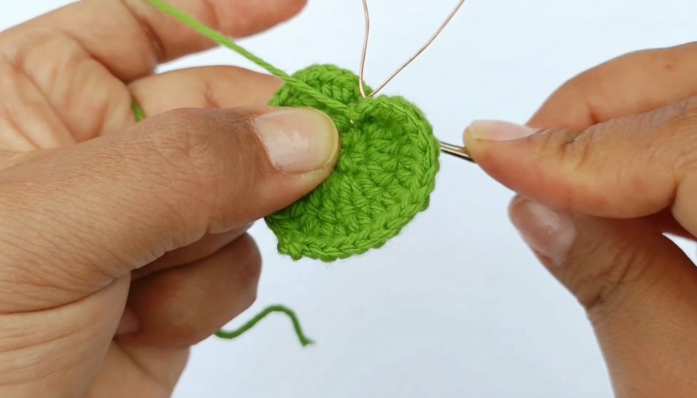 Crochet Sunflower In Macetita Pattern 6