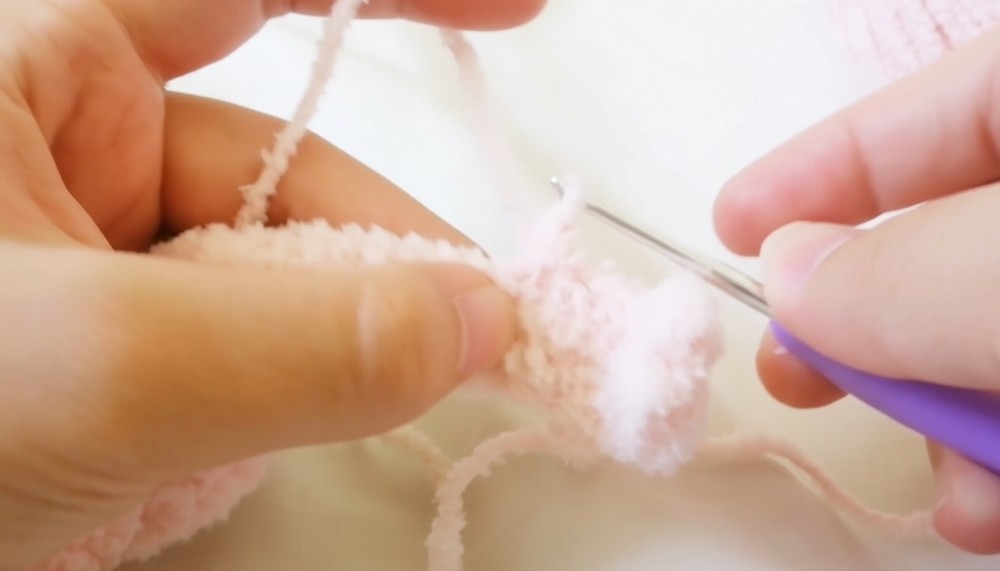 Beautiful Crochet Cushion Pattern 2