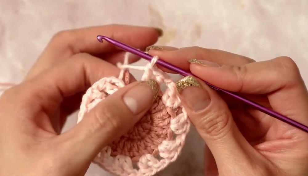 Beautiful Crochet Flower Pattern 3