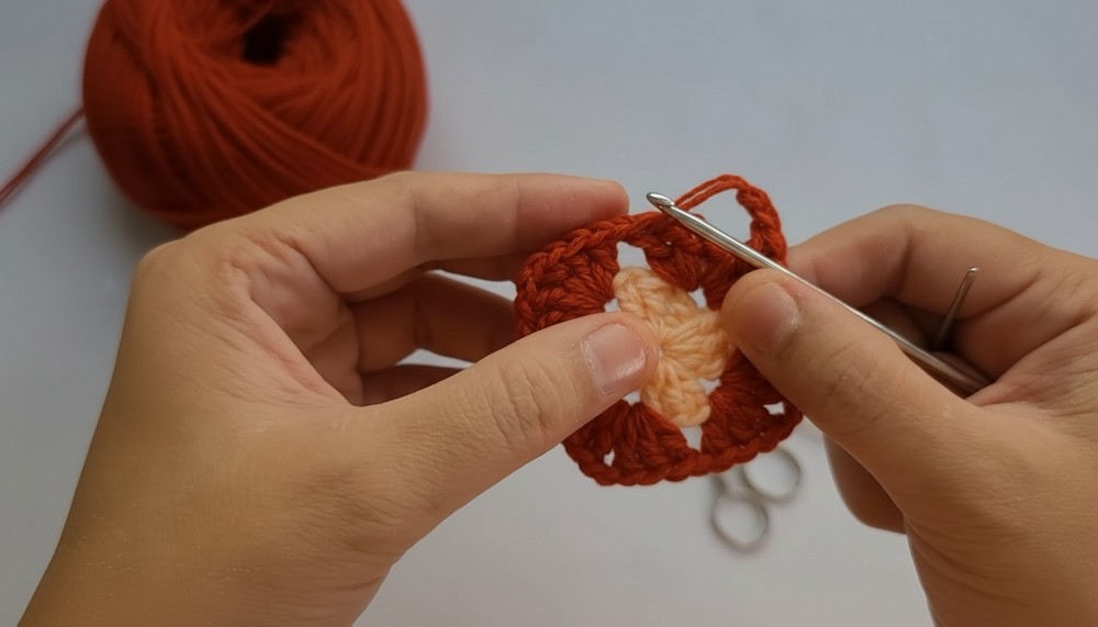 Crochet Cosmetic Pouch With ZIP Pattern 3