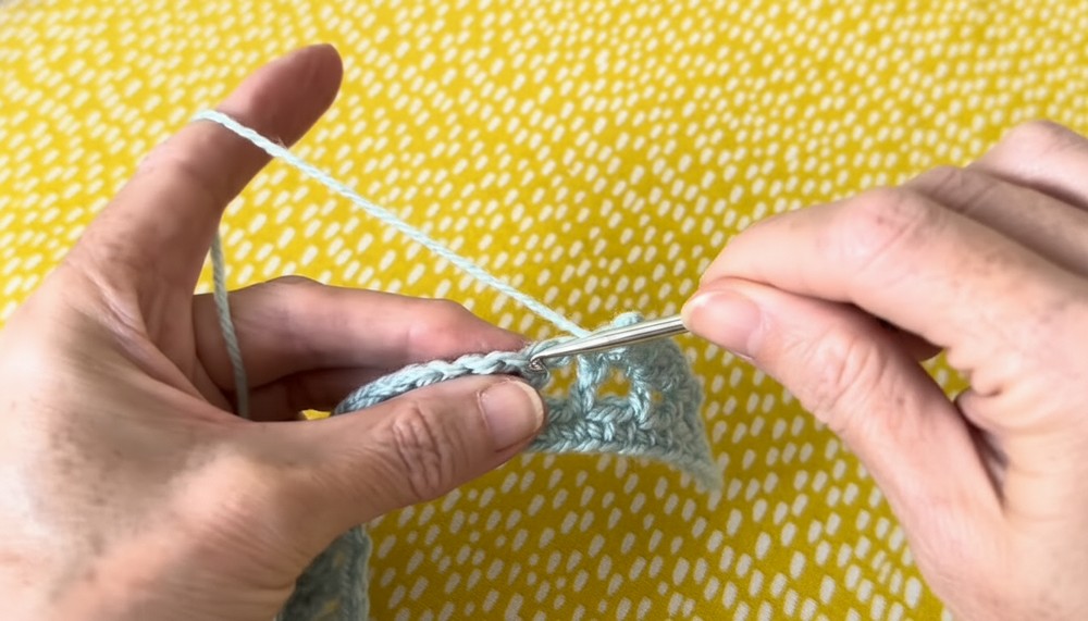 Crochet Lightweight Baby Blanket Pattern 4