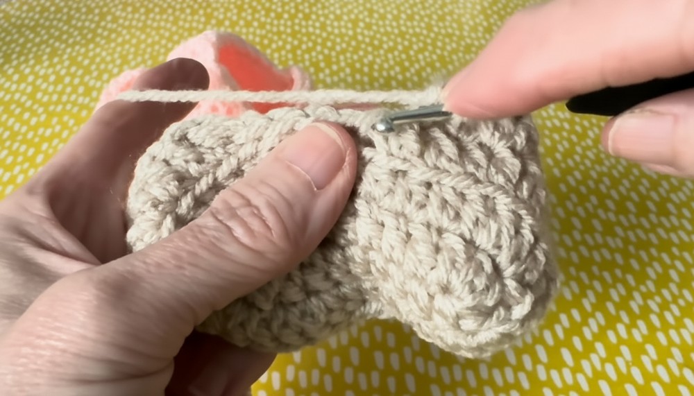 Crochet Mary Jane Baby Shoes Pattern 4