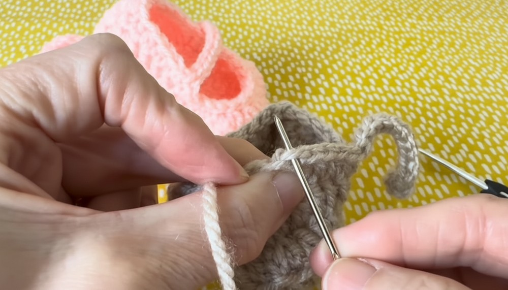 Crochet Mary Jane Baby Shoes Pattern 5