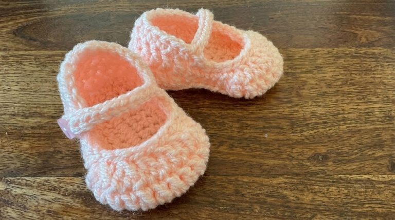 Crochet Mary Jane Baby Shoes Pattern 8