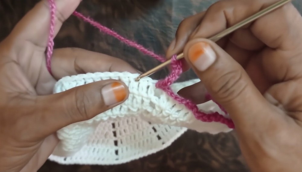 Crochet Round Placement Pattern 3