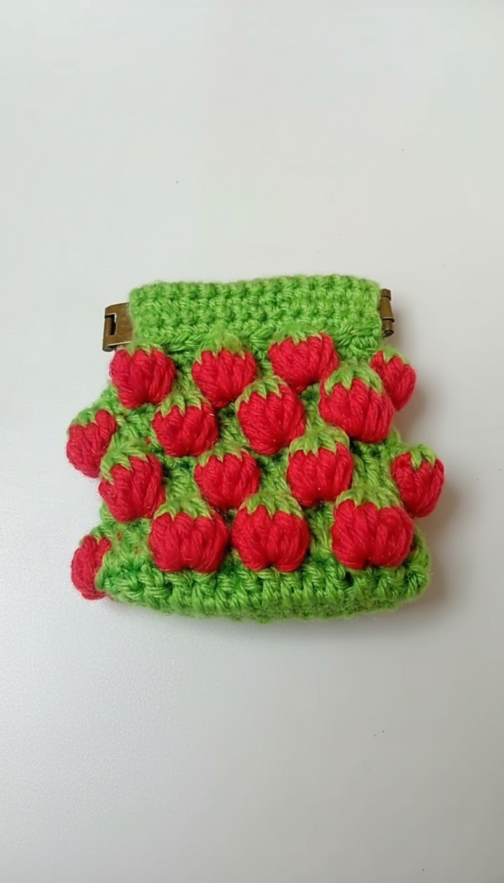 Crochet Strawberry Coin Purse Pattern 7