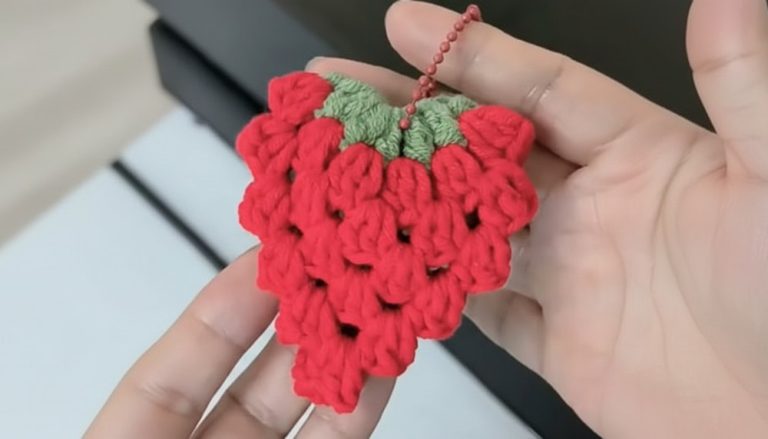 Crochet Strawberry Hanging Pendant Pattern 7