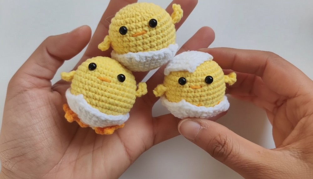 Cute Crochet Eggshell Chicks Pattern 10