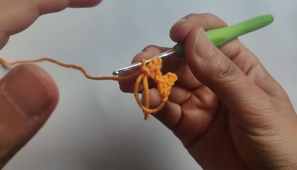 Cute Crochet Eggshell Chicks Pattern 5