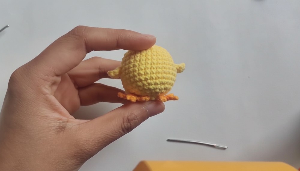 Cute Crochet Eggshell Chicks Pattern 6