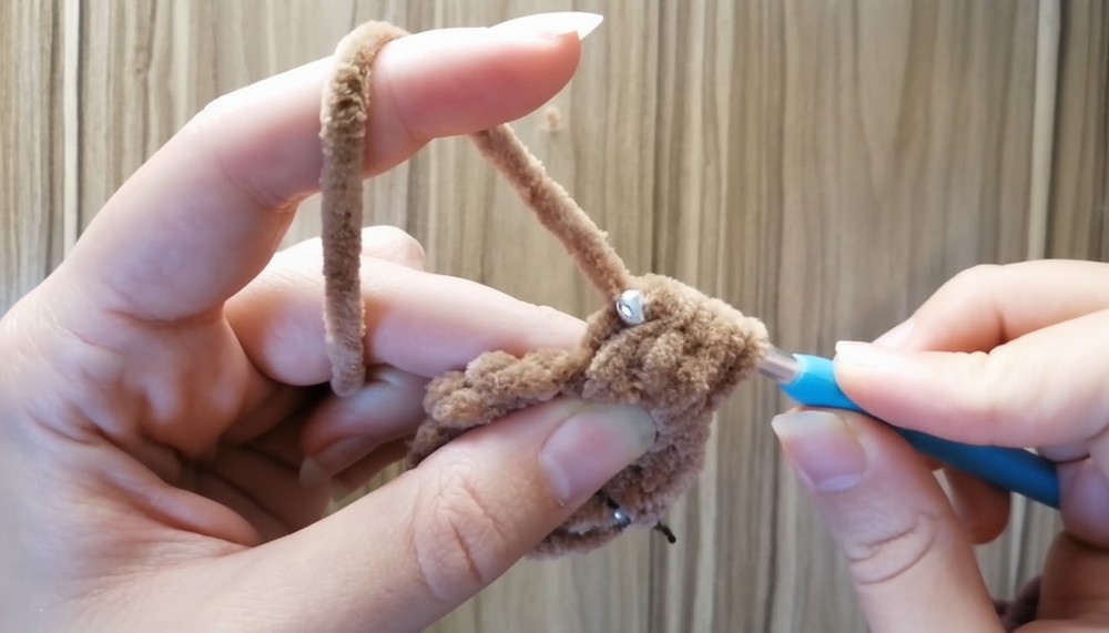 Cute Crochet Frog Amigurumi Pattern 3