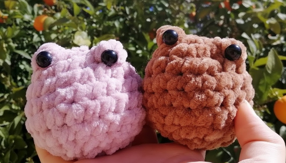 Cute Crochet Frog Amigurumi Pattern 7