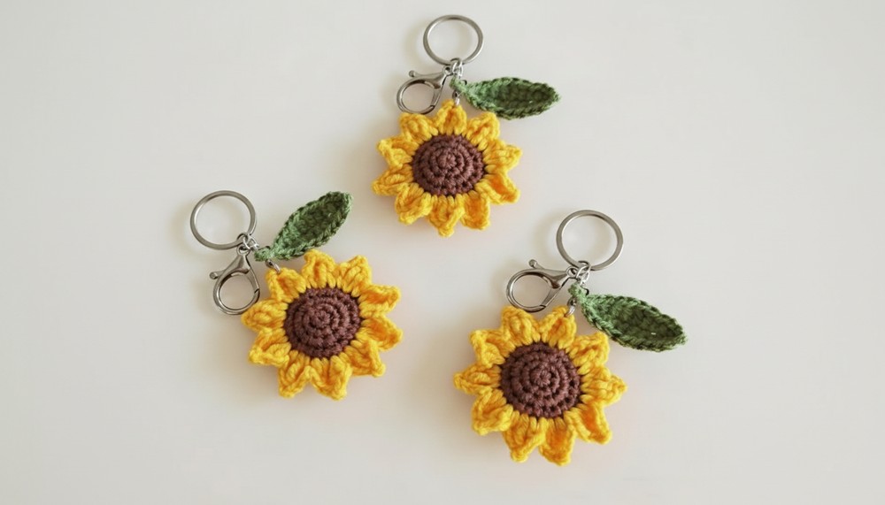 Easy Crochet Sunflower Keychain Pattern 8