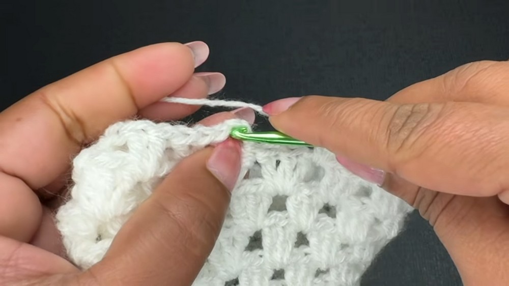Easy & Fast Crochet Baby Hat Pattern 5