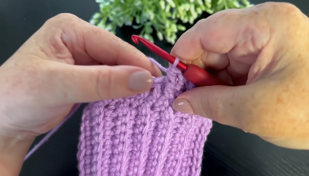 Super Easy Crochet Baby Hat Pattern 3