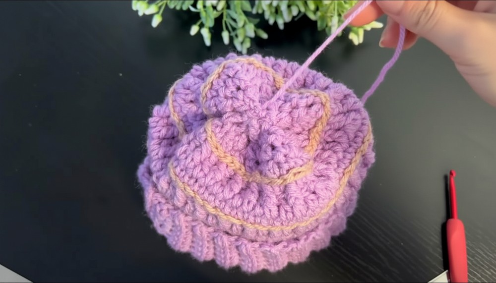 Super Easy Crochet Baby Hat Pattern 6