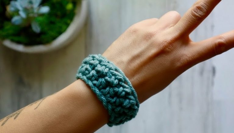 Wonderful Crochet Bracelet Pattern 8